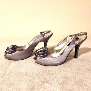 Nina New York Silver Satin Rosette Slingback Open Toe Heels Size 9M